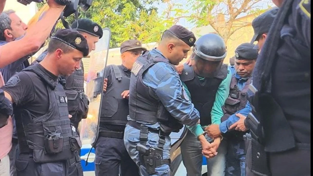 El diputado Germán Kiczka llegando a declarar. (Foto: NA)