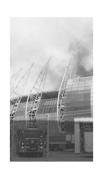 Grave incendio en el estadio Arena Castelao de Fortaleza, una de las sedes del Mundial de Brasil 2014