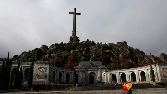 Histórico: trasladarán, sin honores, los restos del dictador español Francisco Franco