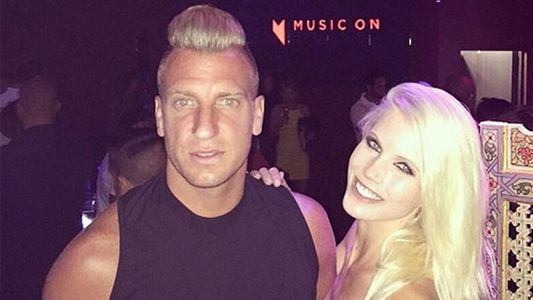 Las fotos de Maxi López en Ibiza y un polémico mensaje de su novia