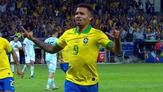 Jugadón de Dani Alves y definición de Gabriel Jesus: así fue el gol de Brasil