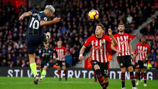 Agüero cerró el año con un gol y Manchester City recuperó el segundo puesto
