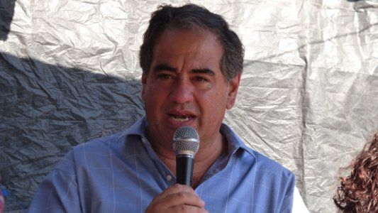 El llanto del senador Julio Martínez al hablar de Olivares: Es una persona de bien, no entiendo qué pasó