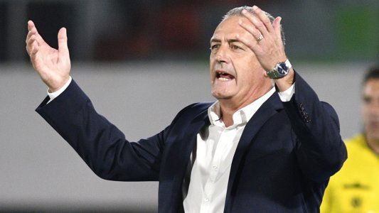 El dilema de Alfaro tras el debut en la Copa: jugar según sus convicciones o asumir el riesgo de saltar al vacío