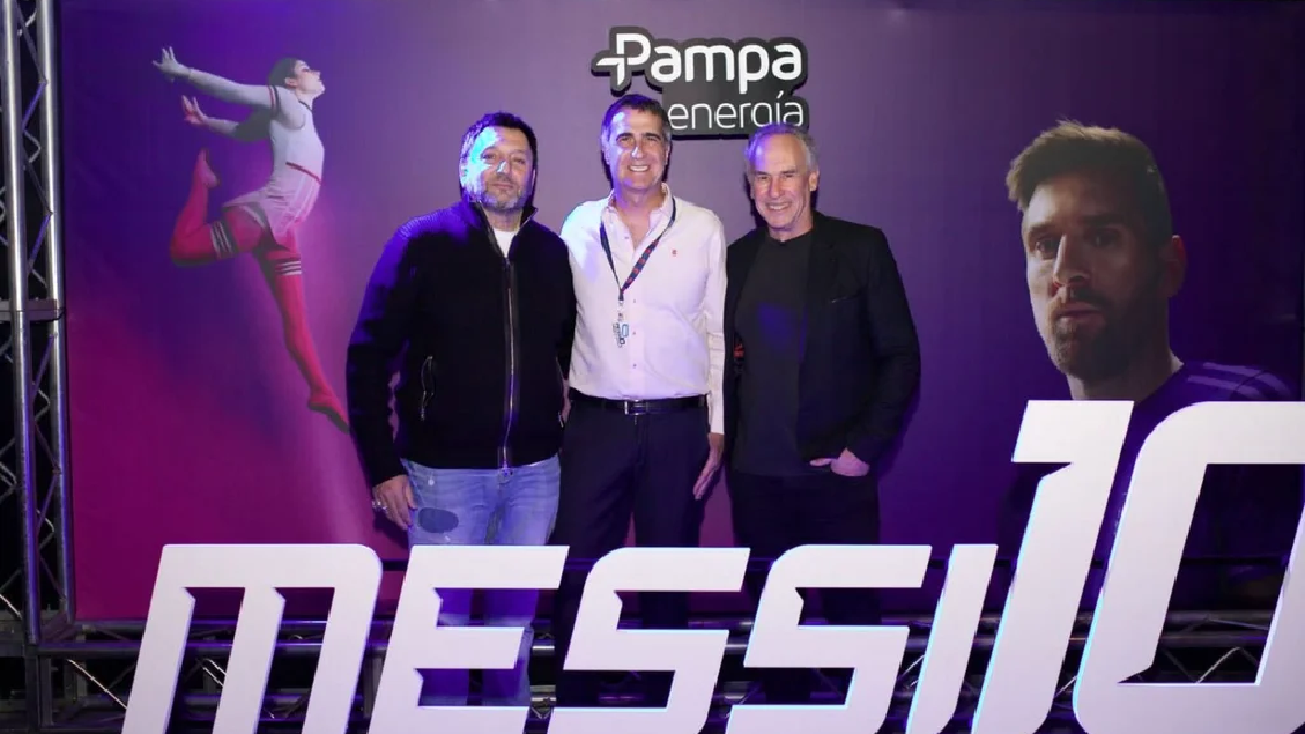 Gabriel Hochbaum junto a Marcelo Mindlin y el periodista Antonio Laje. (Foto: Cirque du Soleil) Gabriel Hochbaum junto a Marcelo Mindlin y el periodista Antonio Laje. (Foto: Cirque du Soleil)