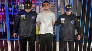 Quién es Dmitrii Novikov, el ruso detenido por una red de fake news contra el Gobierno
