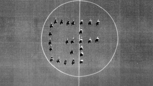 El original homenaje de los jugadores del Besiktas a George Floyd, el afroamericano asesinado por la policía