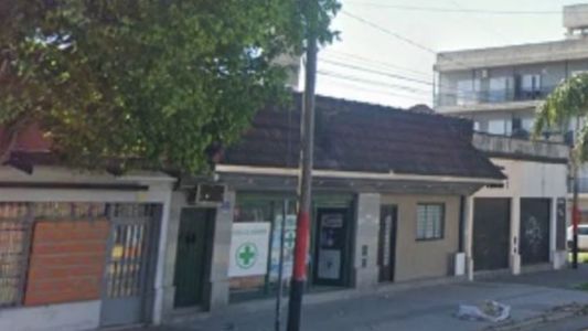 Ataque en en Rosario: balearon una farmacia y dejaron una nota amenazante