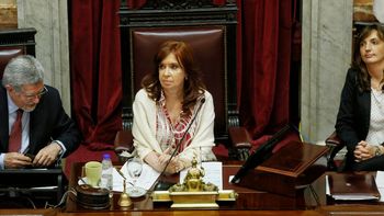 Cristina Kirchner preside el Senado.