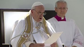 Las conmovedoras palabras del Papa Francisco para despedir a Benedicto XVI