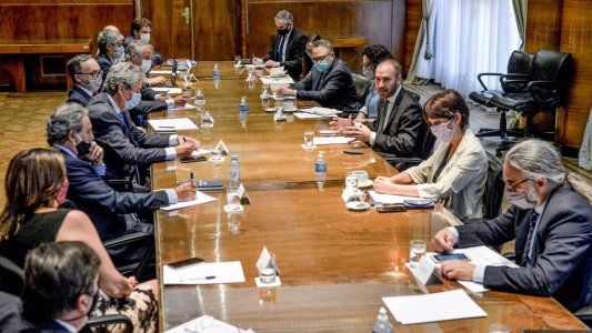 Avanza la simplificación de exportaciones y pasa a 2021 la Ley de promoción agroindustrial