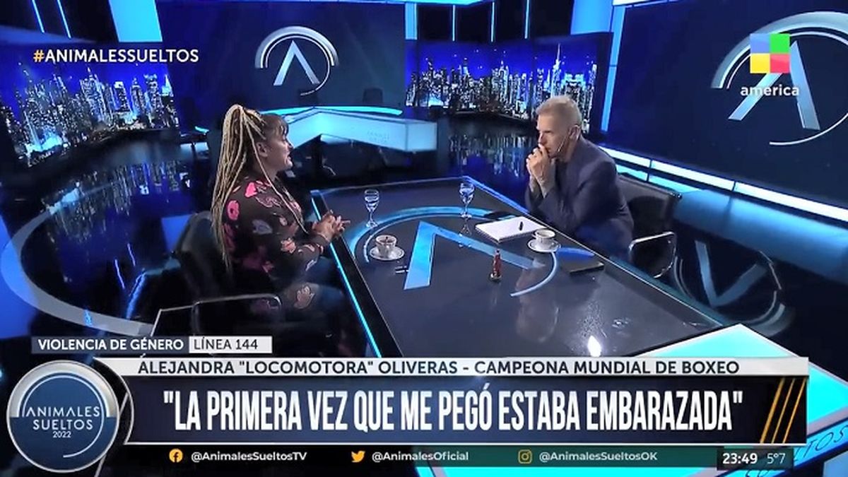 Alejandra 'Locomotora' Oliveras habl&oacute; de la violencia de g&eacute;nero que sufri&oacute; con el padre de su hijo frente a Alejandro Fantino en Animales Sueltos (Am&eacute;rica TV).