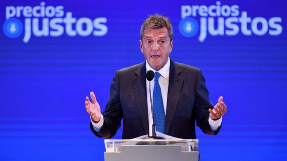 El ministro de Economía, Sergio Massa, anunció este viernes la ampliación del programa Precios Justos hasta junio próximo (Foto: NA).