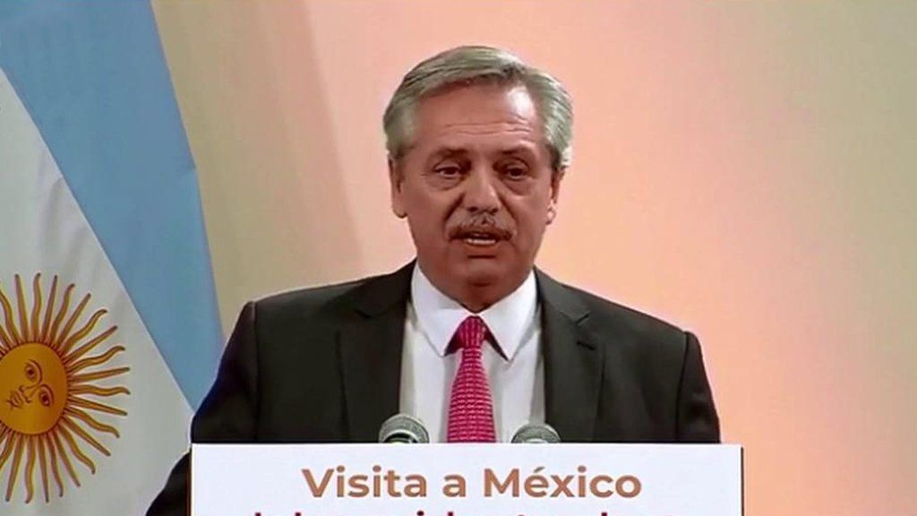 Acechado por preguntas sobre la futura economía, Alberto protagonizó otro cruce con los periodistas