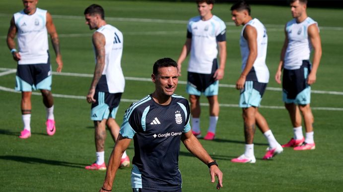 Después de Egipto, la Selección entrena y Scaloni repasa el equipo para enfrentar a Suiza