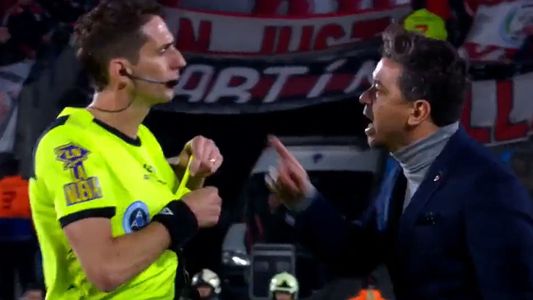 Marcelo Gallardo insultó al árbitro y vio la roja: Tené los huevos para echarme, pelot...