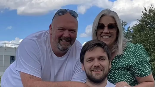 Fue a la guardia por un fuertísimo dolor, lo mandaron a la casa y tuvo el peor final