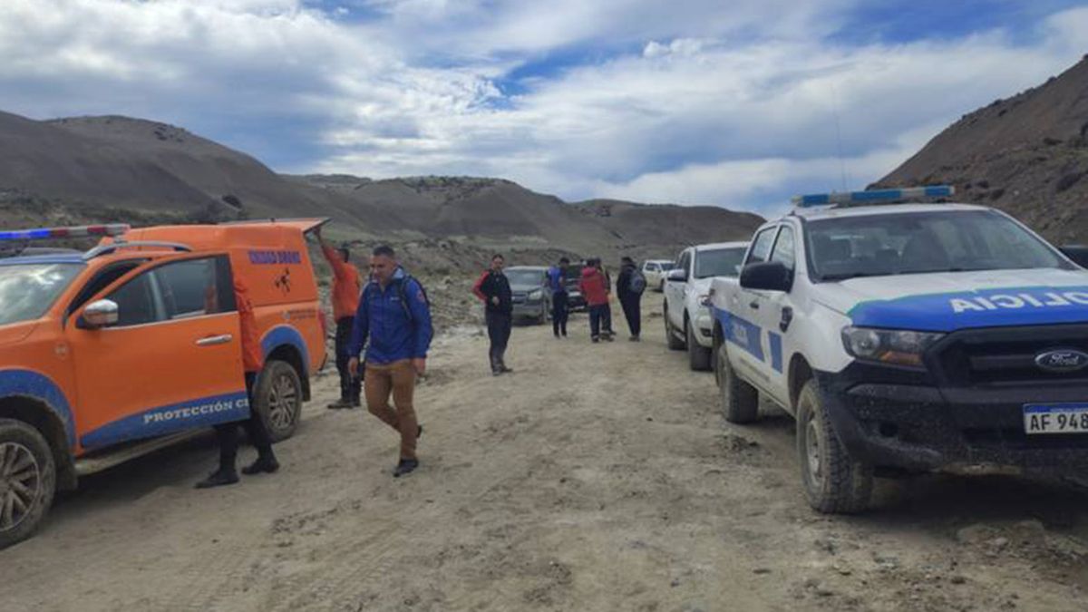 Se sumaron unidades de Defensa Civil, Bomberos Voluntarios, Prefectura Naval Argentina y Polic&iacute;a Federal, junto a voluntarios particulares con veh&iacute;culos 4x4.