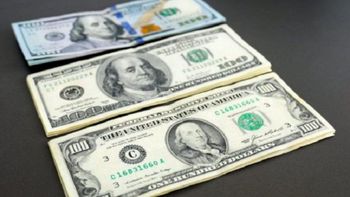 Dólar cara chica: con menos medidas de seguridad, está más expuesto a falsificaciones. Dólar cara chica: con menos medidas de seguridad, está más expuesto a falsificaciones.