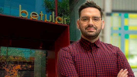 Escándalo por el precio del pan dulce de Damián Betular