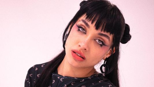 María Becerra y J Rei: video a los besos para confirmar el noviazgo