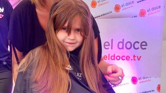 Tiene 5 años y donó su larguísimo pelo para las enfermas de cáncer: Se lo voy a dar a alguien que lo necesita