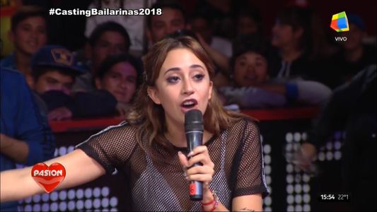 El incómodo momento de Naiara Awada con las bailarinas de Pasión