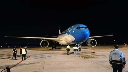 Despegó otro vuelo hacia China para buscar vacunas Sinopharm