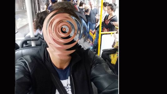 Periodista que trabaja en el panel de dos programas volvió a un viejo amor: viajó en colectivo