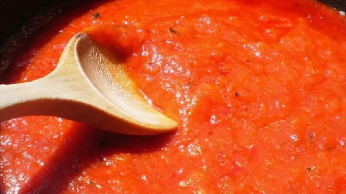 La ANMAT emitió una advertencia sanitaria tras detectarse organismos similares a gusanos en envases de tomate triturado de la marca Marolio en la localidad bonaerense de Rojas.&nbsp;