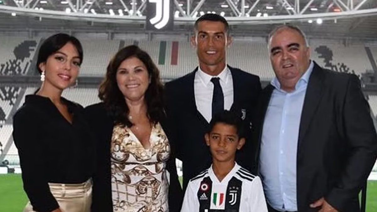 Una vidente reveló que la mamá de Cristiano Ronaldo le hace brujería a Georgina Rodríguez