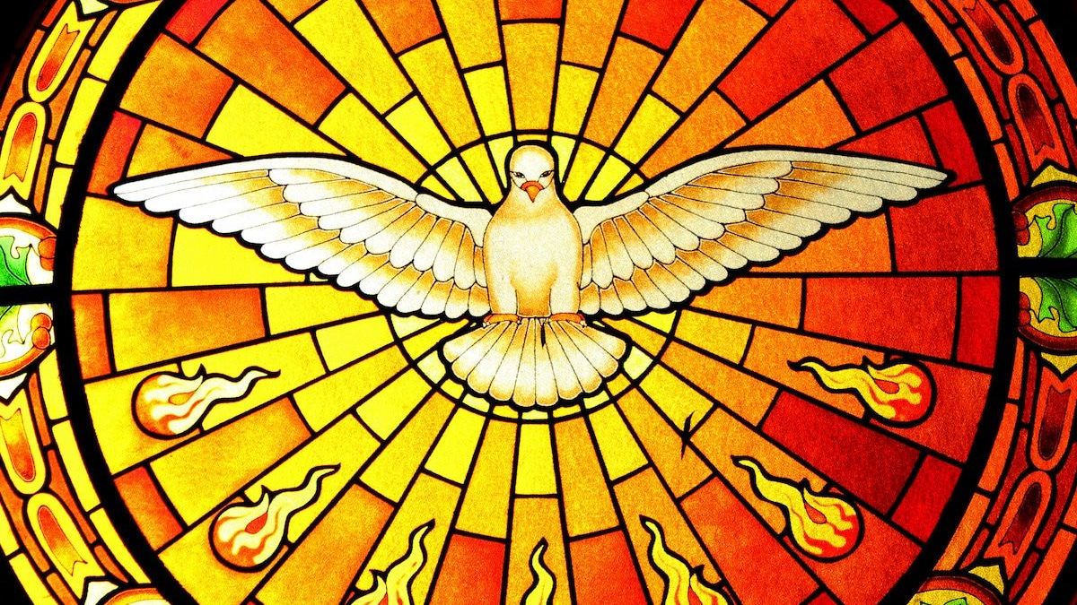 En Pentecostés se conmemora la llegada del Espíritu Santo.