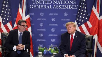 Trump y el primer ministro del Reino Unido hablaron sobre las Malvinas durante su primera reunión bilateral. (Foto: Reuters)