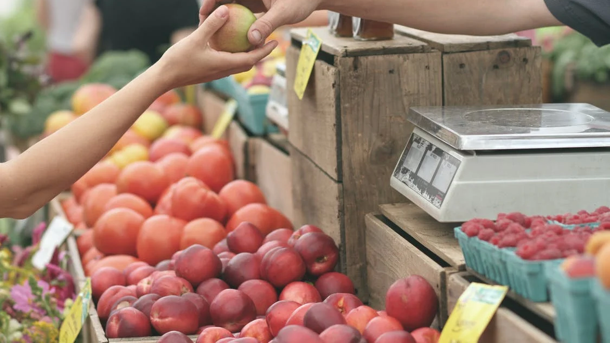 Fuerte baja de los alimentos: cuáles cayeron más y cuáles continuaron en suba