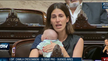 El emotivo video de la diputada que perdió a uno de sus bebés al nacer defendiendo la asistencia médica por la muerte perinatal