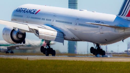 Cuáles son los vuelos aprobados y cancelados por las restricciones del Gobierno