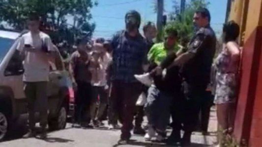 El video amenazante que grabaron las atacantes de una adolescente en un colegio de Lanús