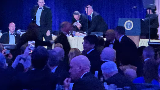 Evacuaron a Donald Trump de la cena de corresponsales de la Casa Blanca tras un tiroteo