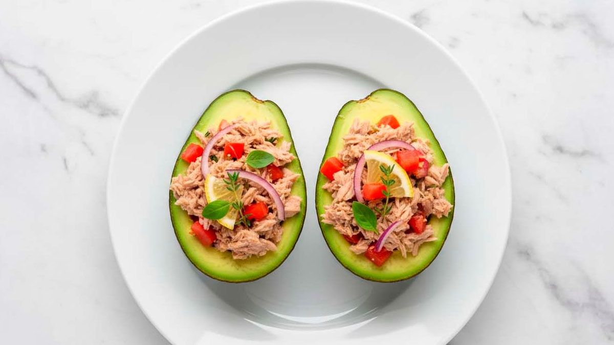 Palta rellena de atún: la combinación que nadie esperaba y se volvió un clásico del verano