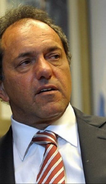 Scioli inhibido por supuestas irregularidades en la obra pública