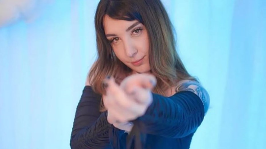 Estaba a un pasito de recibirse y la echaron de la facu cuando vieron sus fotos en OnlyFans