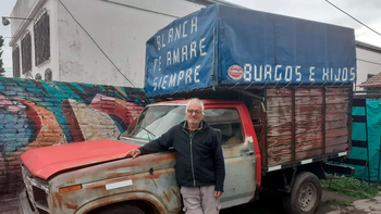 La historia de José, el fletero de Glew que escribió un mensaje de amor en su camioneta