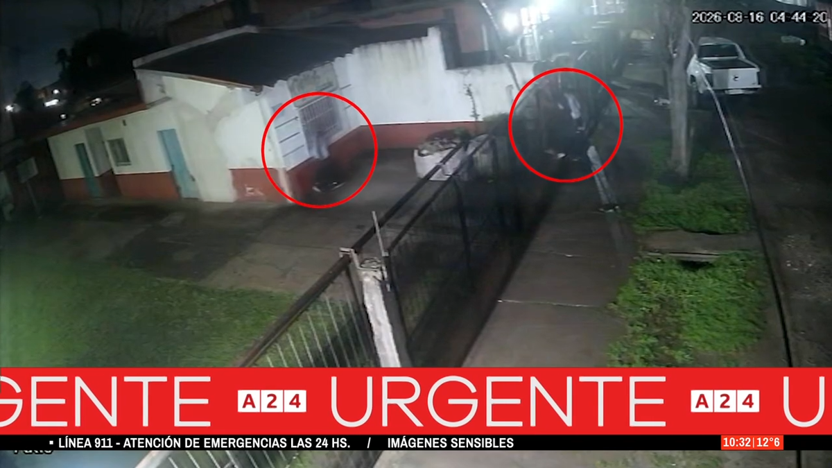 Los asaltantes treparon la reja del frente, ingresaron al patio y luego forzaron una ventana para entrar a la casa. (Foto: captura de pantalla)