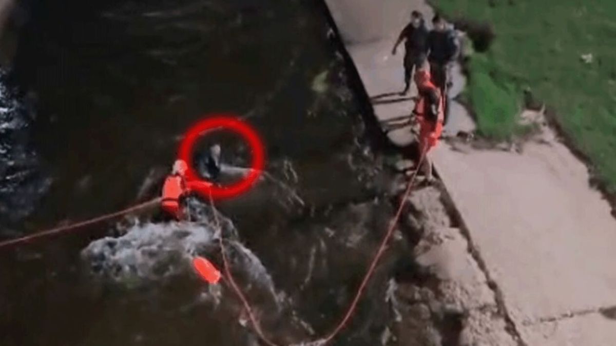 Se tiró al río para escapar de la Policía tras robar una moto y el final fue inesperado. (Foto: gentileza Diario El Norte)