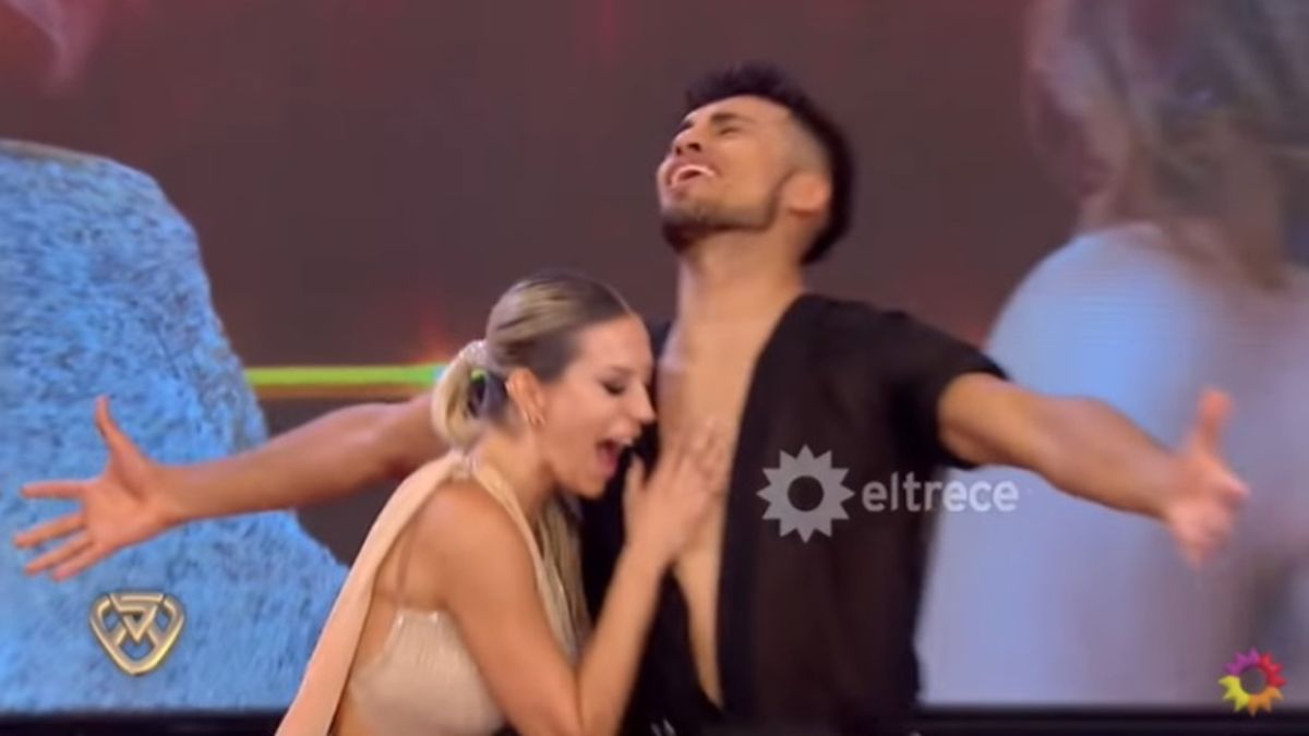 El momento en que Noelia Marzol y su compa&ntilde;ero escuchan la decisi&oacute;n del p&uacute;blico que los lleva a la final de La Academia de ShowMatch el pr&oacute;ximo viernes, dejando fuera de concurso a Celeste Muriega y Maxi D'Iorio.&nbsp;