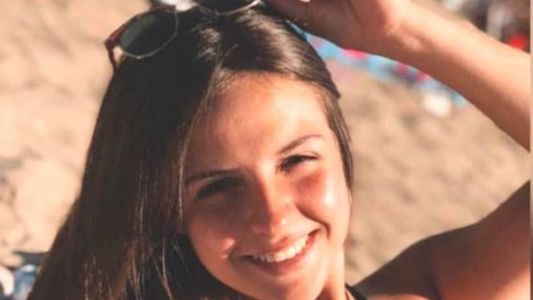 Tiene 22 años, padece un cáncer agresivo y necesita un trasplante urgente: la emotiva campaña para ayudar a Anita
