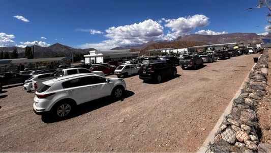 Éxodo turístico: el Paso Cristo Redentor, con destino a Chile, está colapsado y con 12 horas de demora