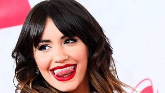 Lali Espósito, sin corpiño en una producción hot