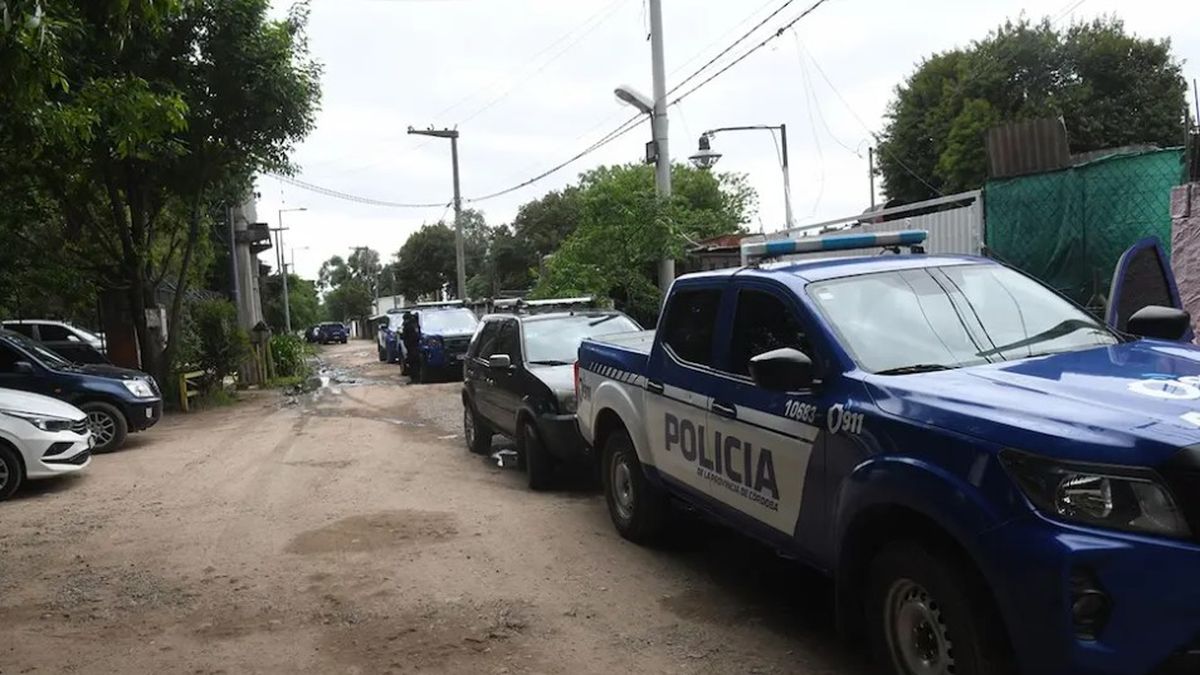 Después de perder comunicación con el policía, sus compañeros recorrieron la zona y lo encontraron junto a las vías. (Foto: La Voz)