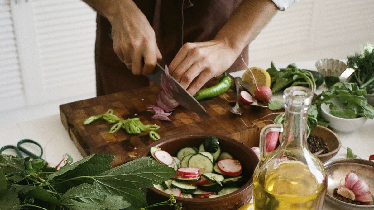Sopa de espinaca y acelga: una explosión de color y sabor